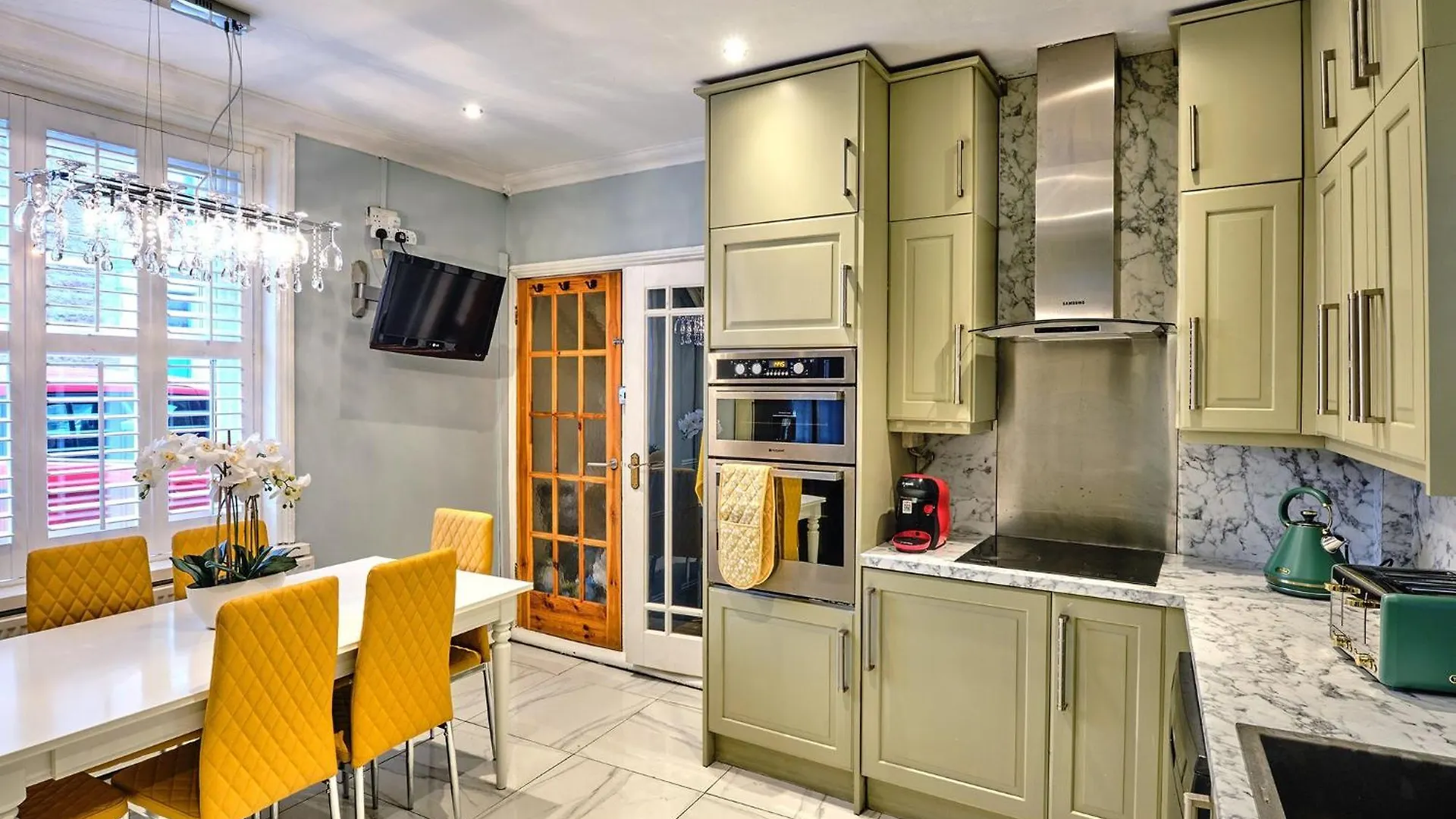 Charming Cardiff Home With Private Parking Modern Amenities